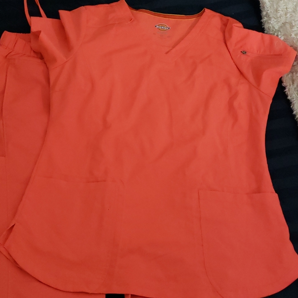 Scrub set - Picture 2 of 7